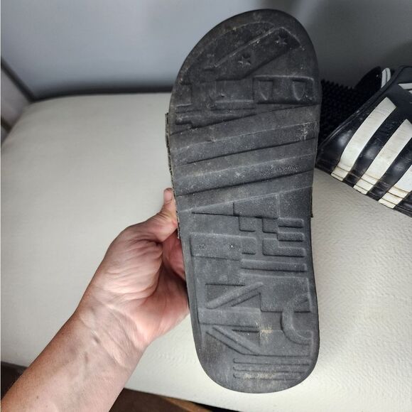 ADIDAS BLACK & WHITE SLIP ON Slides SANDALS MENS Size 12 - Picture 3 of 4